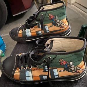 Barrel Racer Chuck Taylor hightop style tennis shoes,size 7.Black Base BRAND NEW